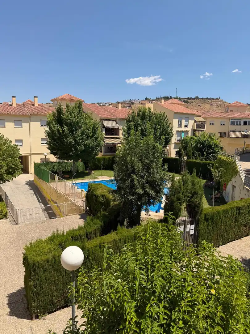 Vista exterior de Pis de lloguer en Granada amb Aire condicionat, Moblat i Forn