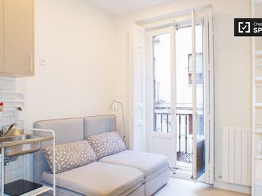 Flat with balcony to rent in Centro