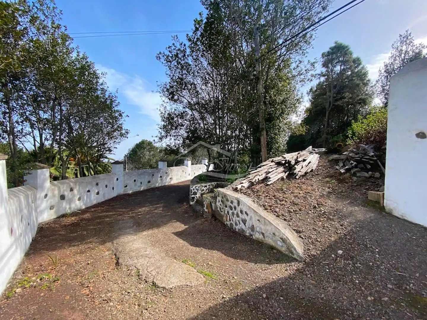 Vista exterior de Casa o xalet en venda en El Tanque amb Jardí privat, Terrassa i Traster