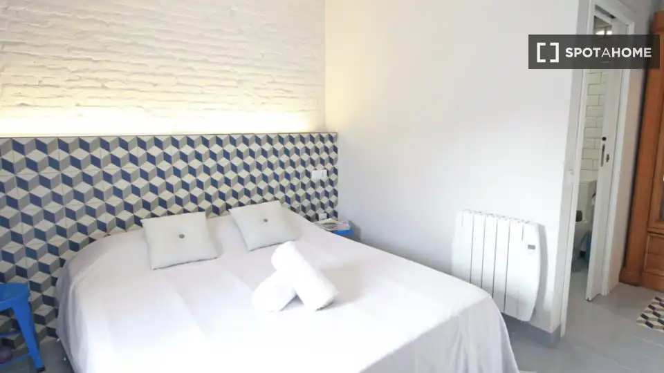 Habitación de Piso de alquiler en  Barcelona Capital con Aire acondicionado, Calefacción y Amueblado