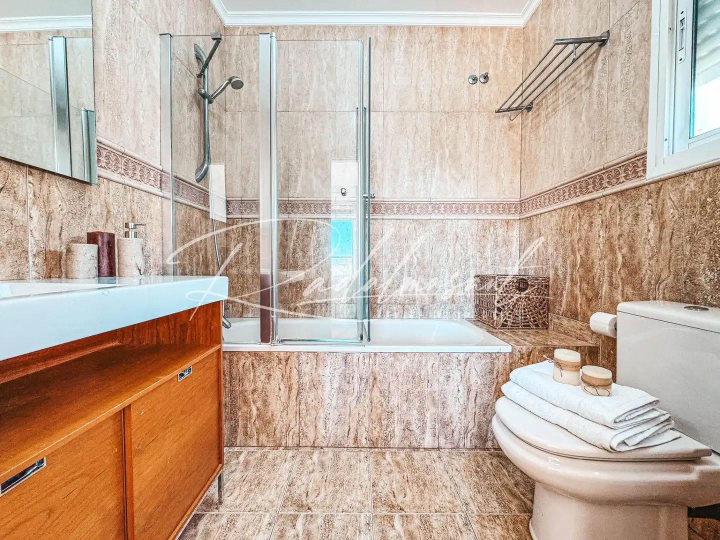 Bathroom of Detached homes for sale in Mont-roig del Camp  with Air Conditioner, Heating and Private garden