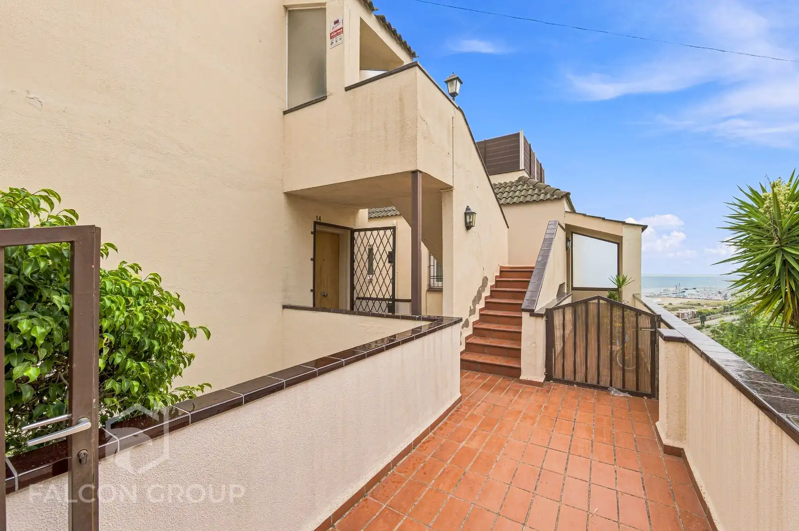 Exterior view of Flat for sale in Sitges  with Terrace, Swimming Pool and Balcony