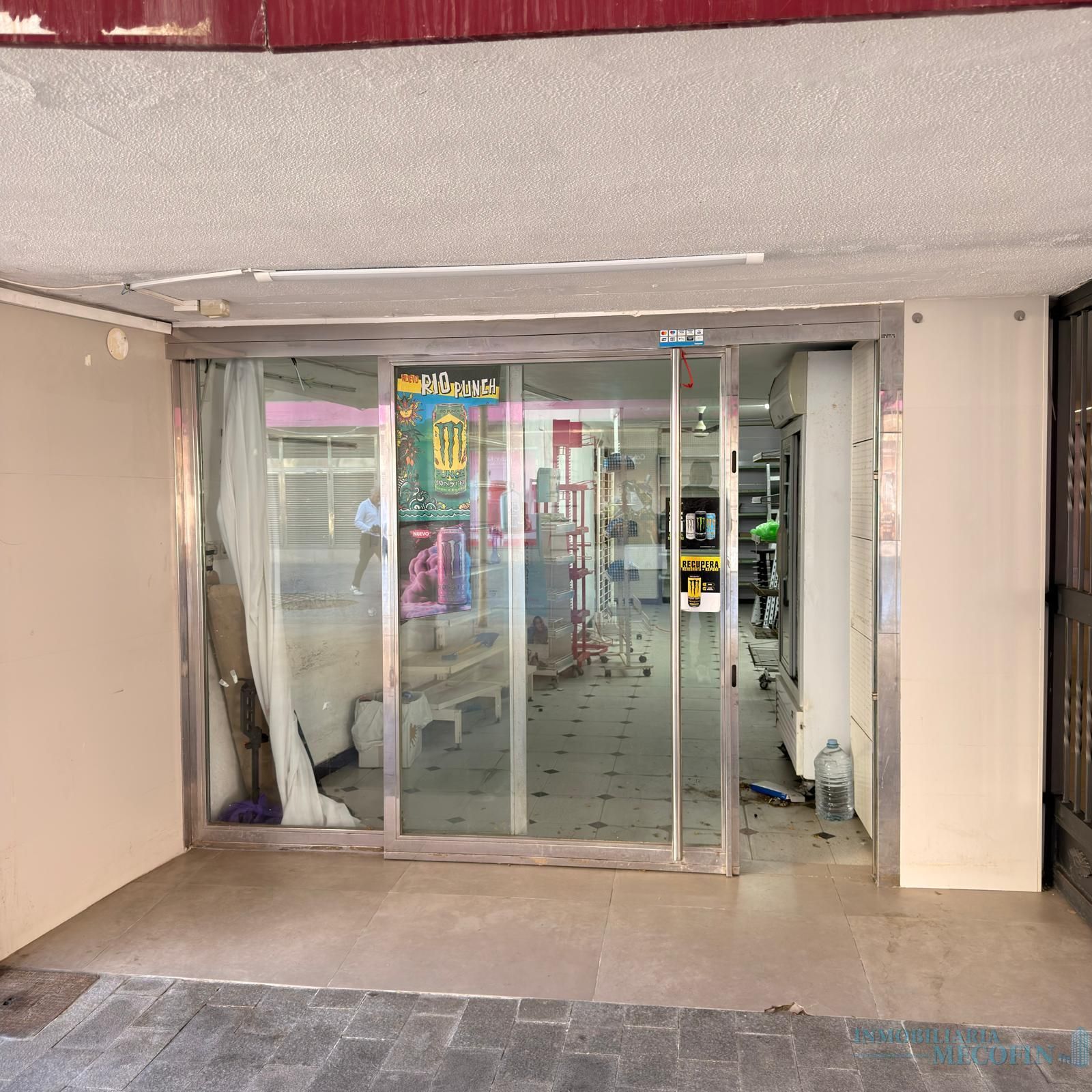 Local de alquiler en Playa Levante