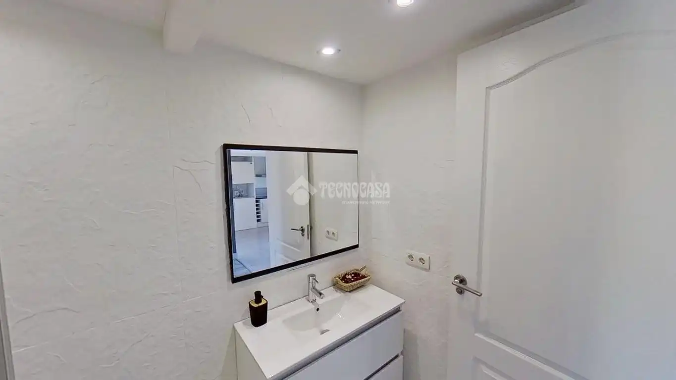 Baño de Piso en venta en Manresa con Terraza y Trastero