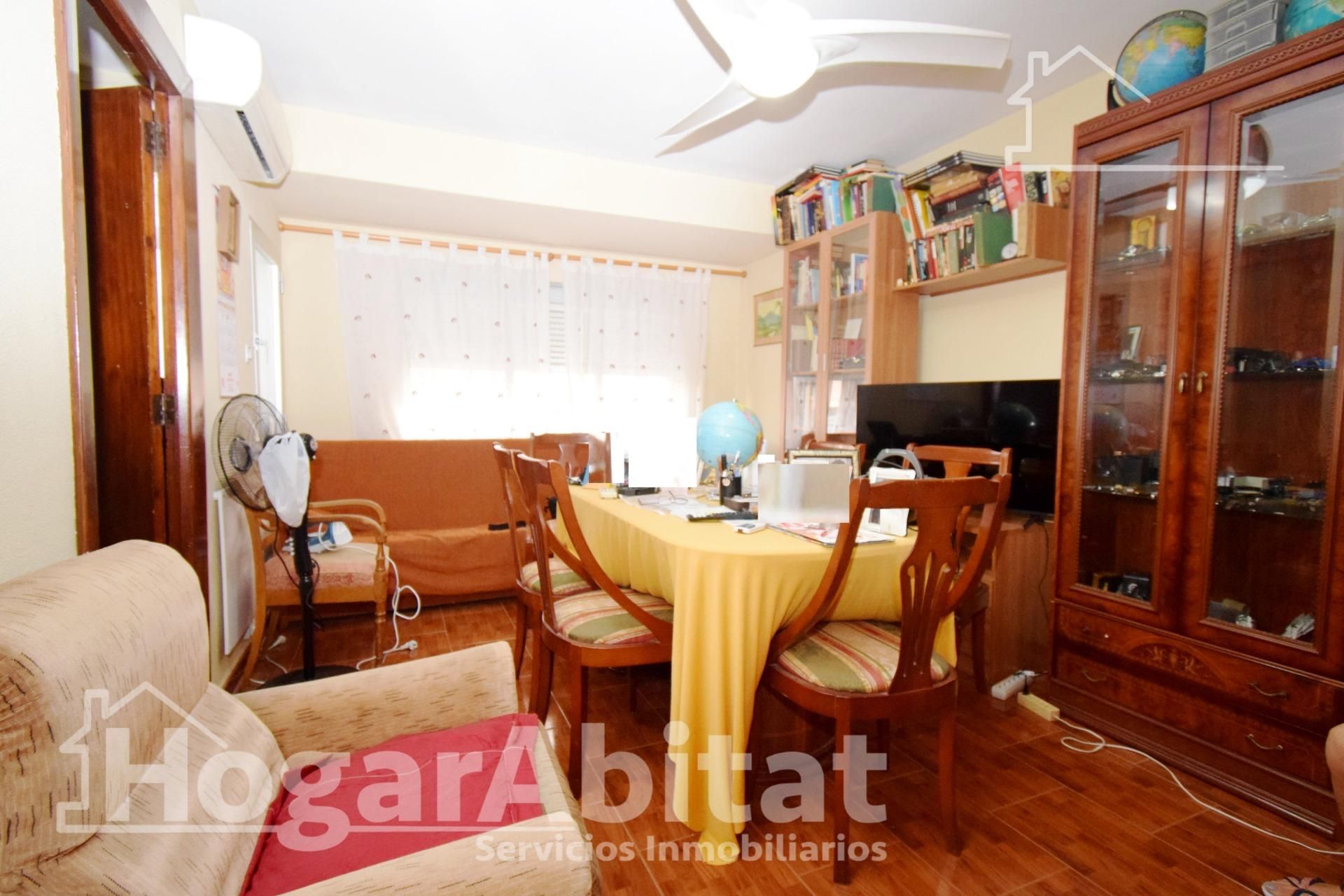 Bedroom of Flat for sale in Torrent  with Air Conditioner and Heating