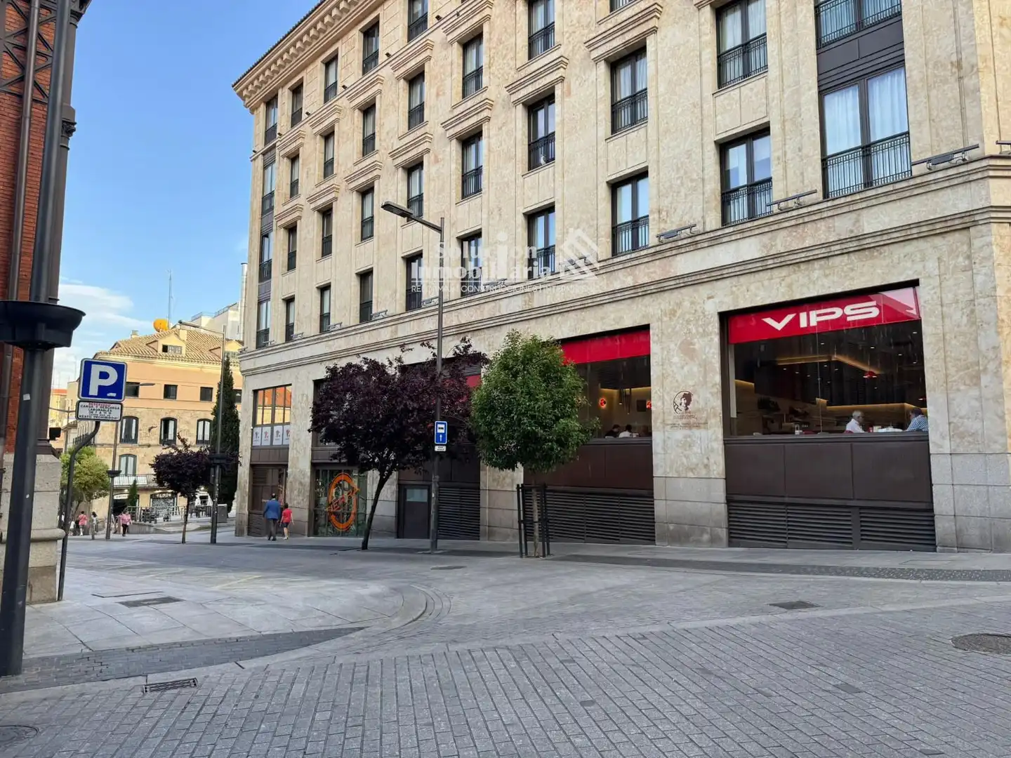 Außenansicht von Garage zum Verkauf in Salamanca