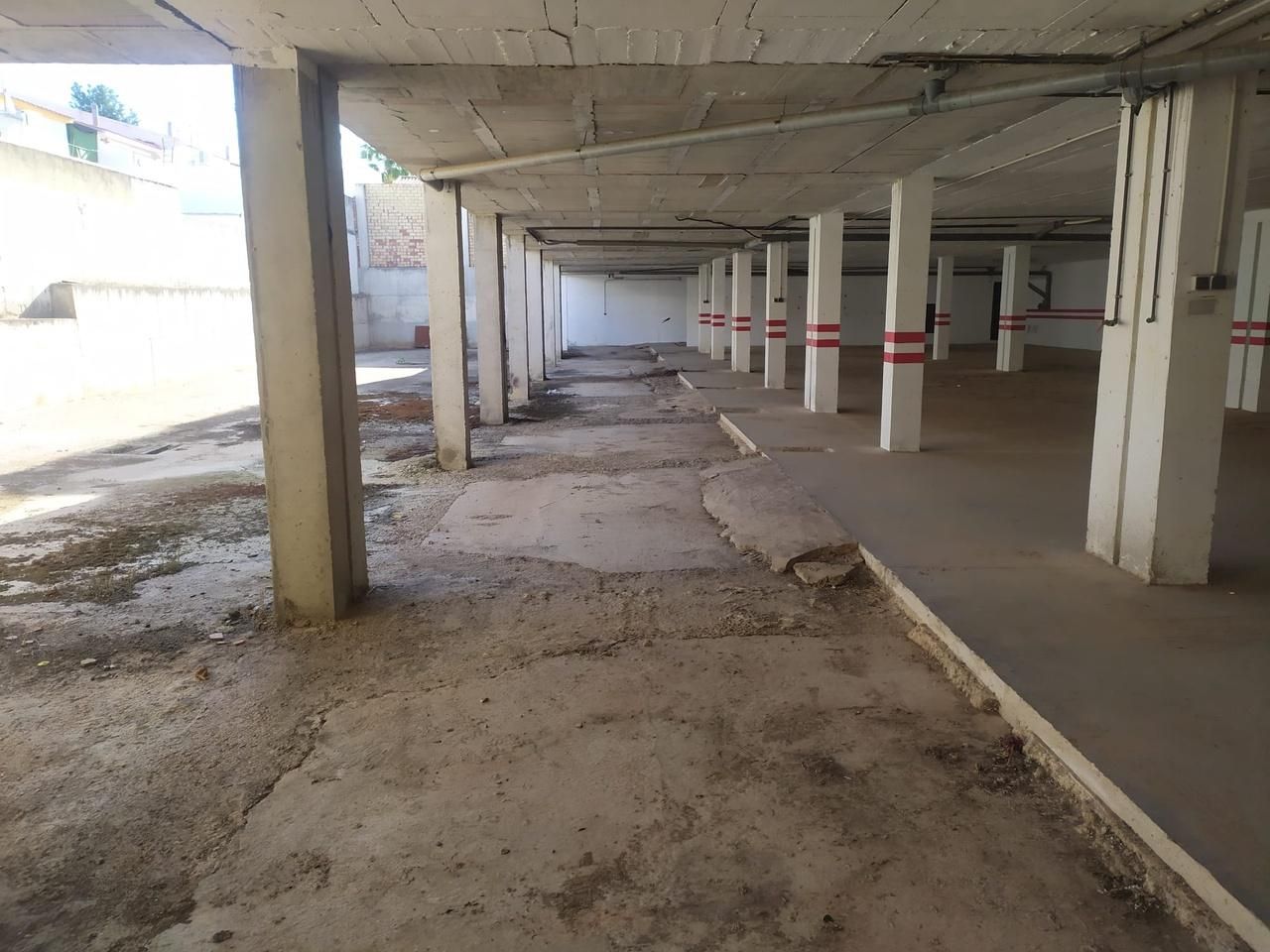 Aparcament de Local en venda en Herrera
