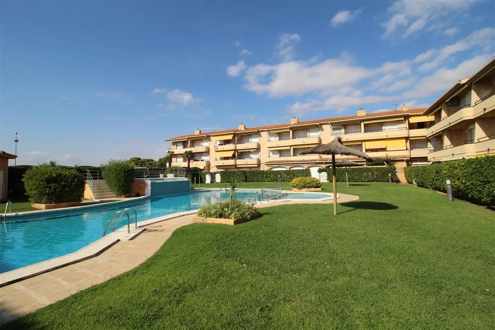 Apartment with pool for sale in Carrer Assutzena 51