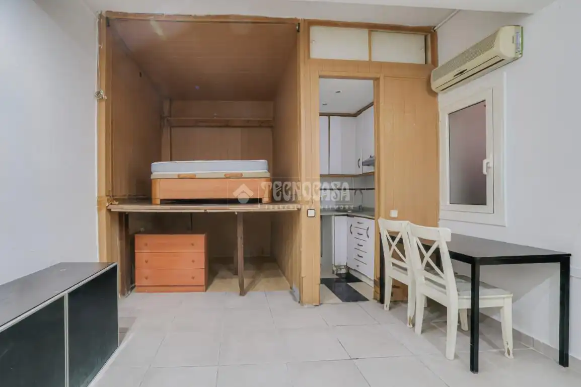 Bedroom of Study for sale in Barcelona