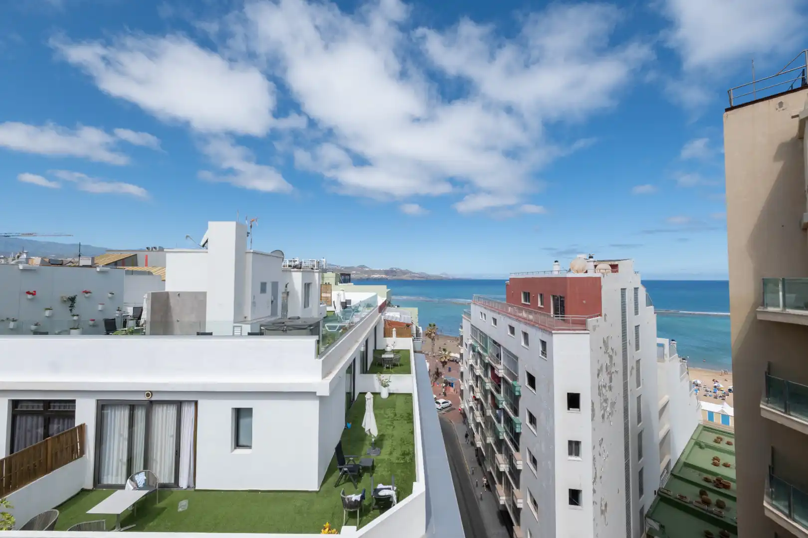 Exterior view of Attic for sale in Las Palmas de Gran Canaria  with Air Conditioner, Terrace and Storage room