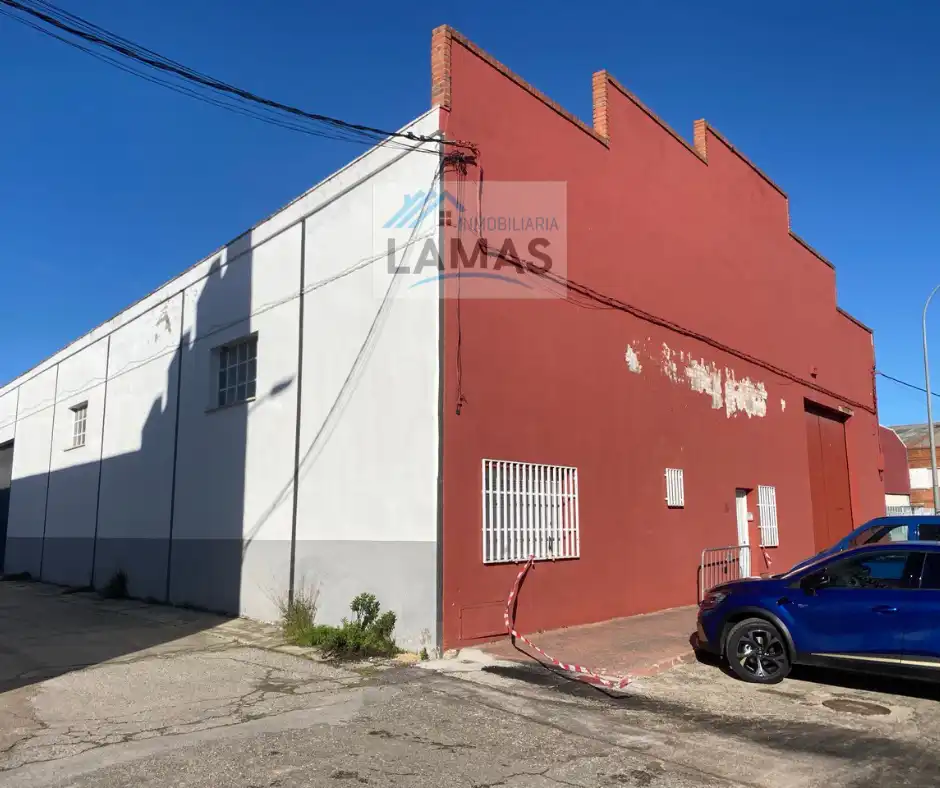 Außenansicht von Fabrikhallen zur Miete in Navalmoral de la Mata