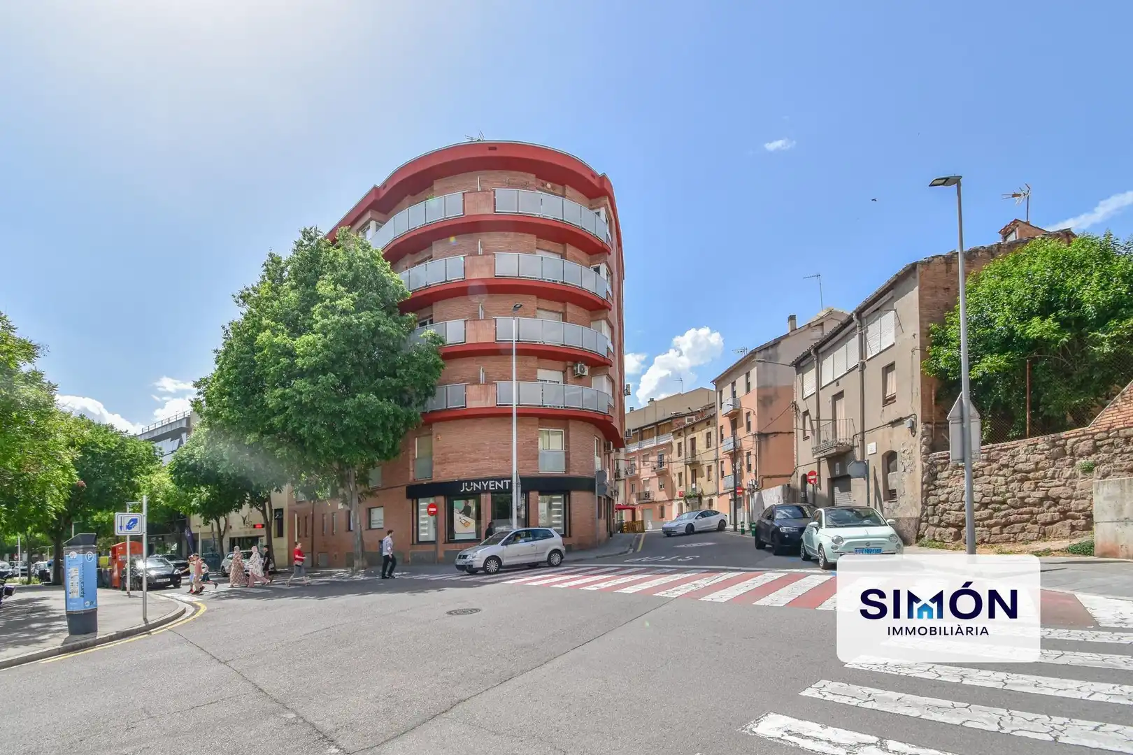 Außenansicht von Residential zum Verkauf in Manresa