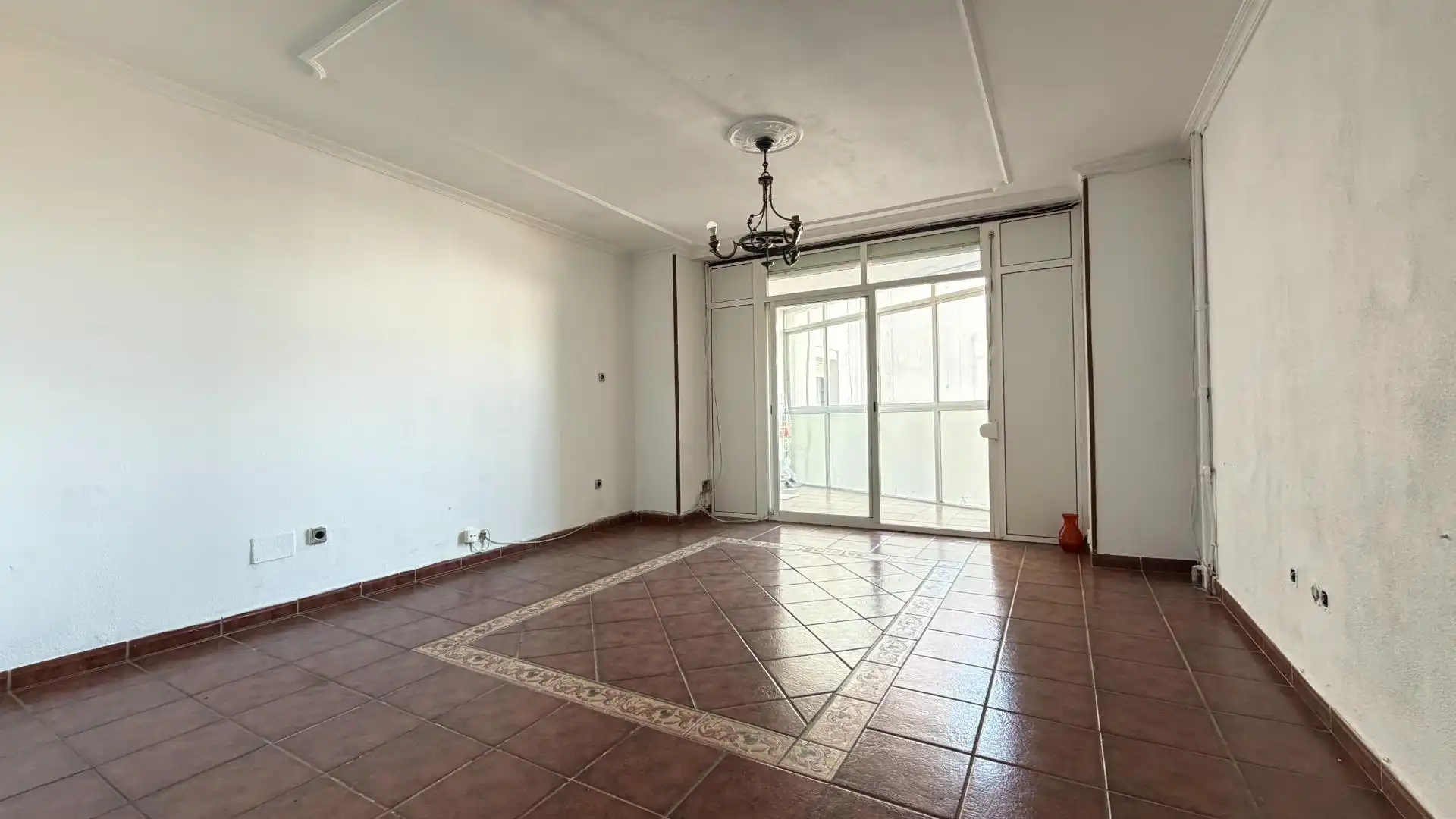 Living room of Flat for sale in Vigo   with Heating, Terrace and Balcony