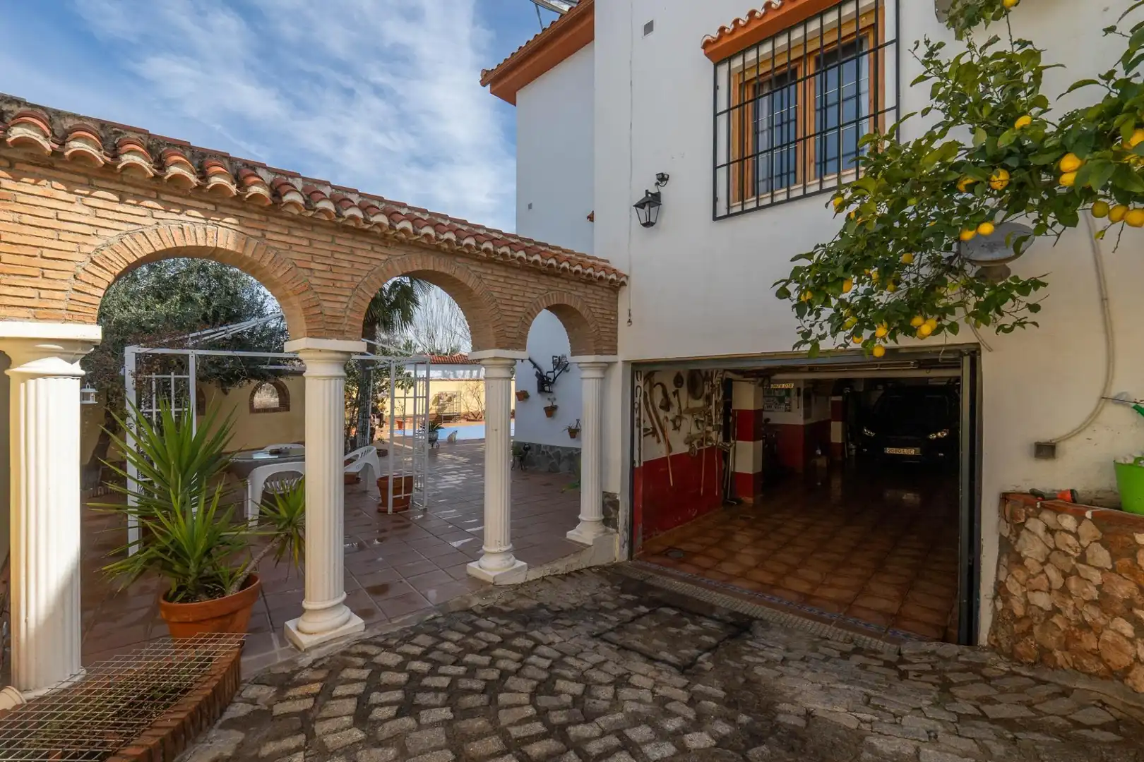 Exterior view of Houses for sale in Villa de Otura  with Air Conditioner, Heating and Private garden