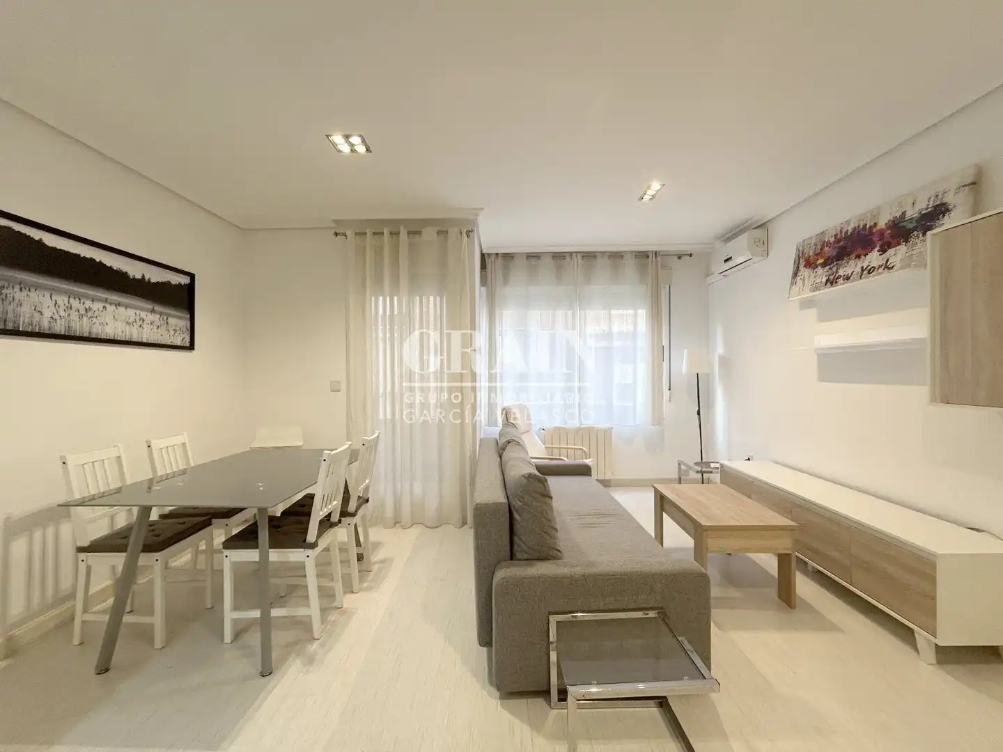 Sala d'estar de Apartament de lloguer en  Albacete Capital amb Aire condicionat, Calefacció i Balcó