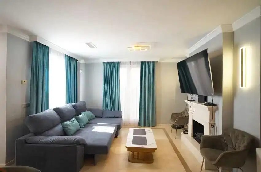 Sala d'estar de Casa o xalet en venda en Marbella amb Aire condicionat, Calefacció i Jardí privat