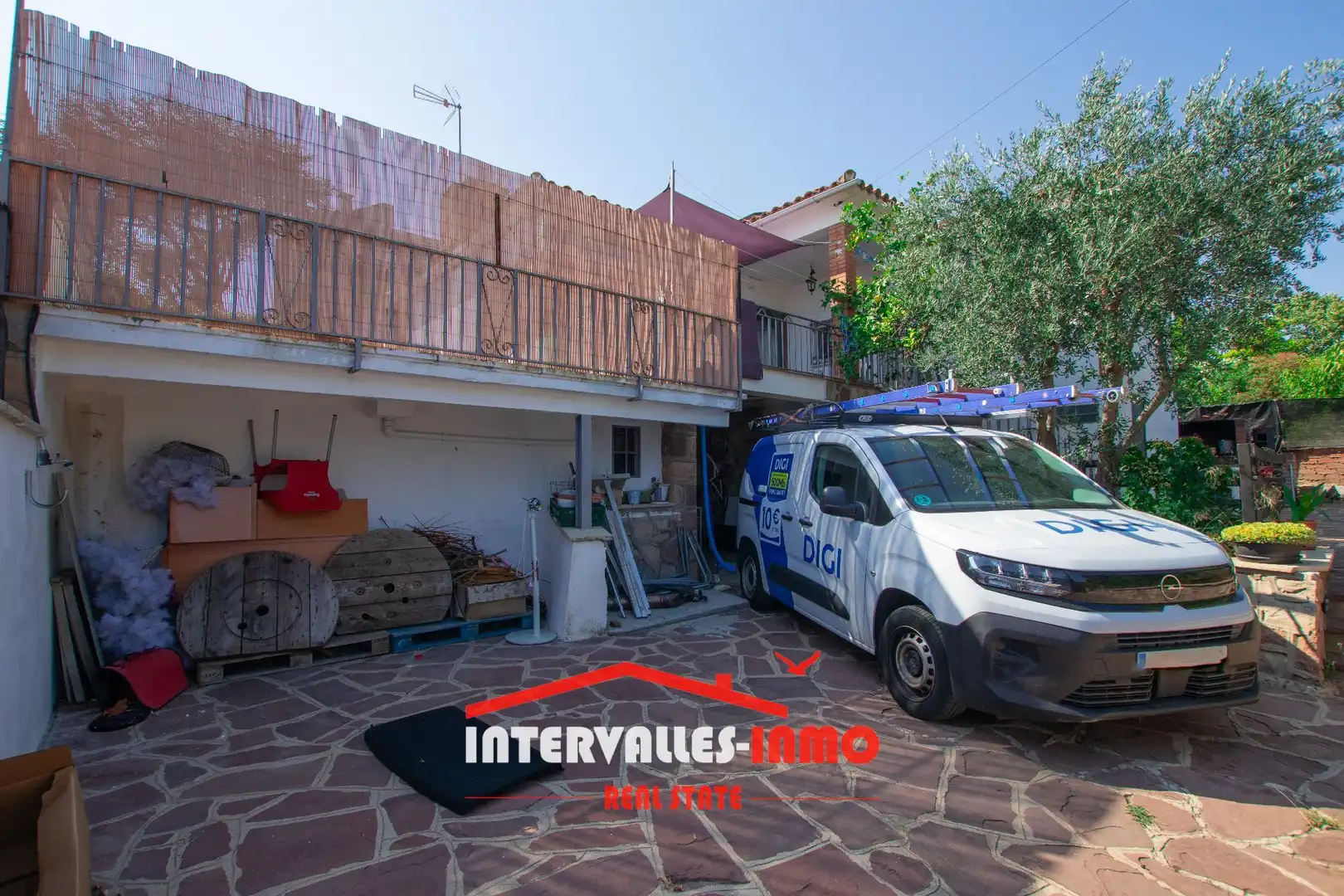Vista exterior de Casa o xalet en venda en Caldes de Montbui amb Calefacció, Jardí privat i Terrassa