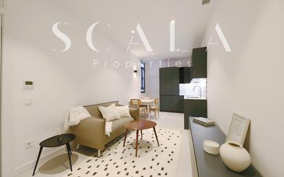 Living room of Flat for sale in  Madrid Capital  with Air Conditioner, Heating and Terrace