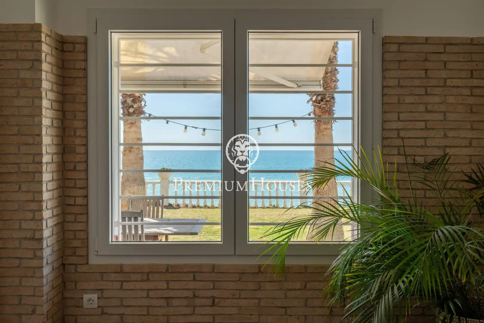 Terrace of Houses for sale in Vilanova i la Geltrú  with Air Conditioner, Heating and Private garden