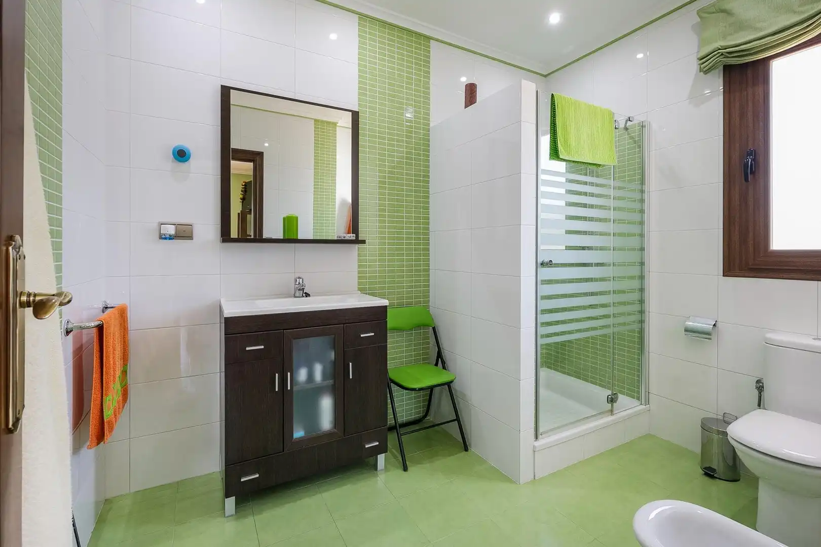 Baño de Finca rústica en venta en Montefrío con Calefacción, Jardín privado y Terraza