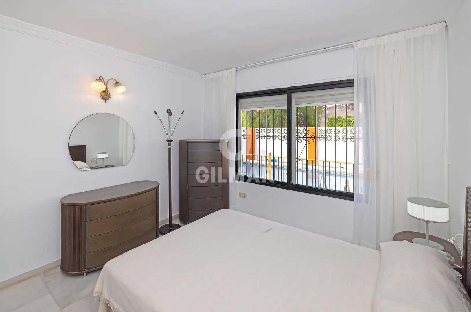 Dormitori de Casa o xalet en venda en Marbella amb Jardí privat i Piscina