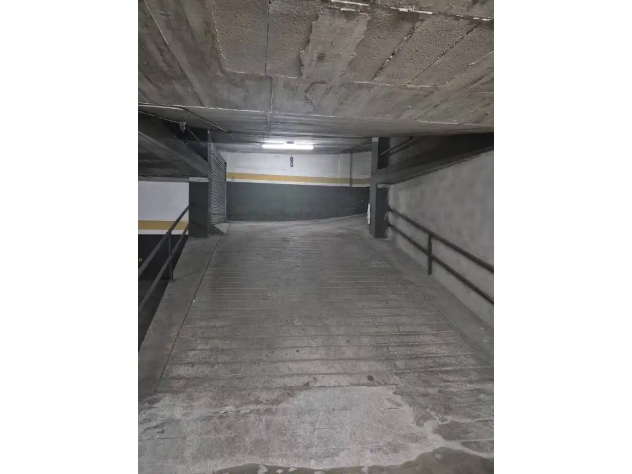 Einzelparkplatz mit Aufzug zur Miete in Calle Castell de Peralada, imagen 5
