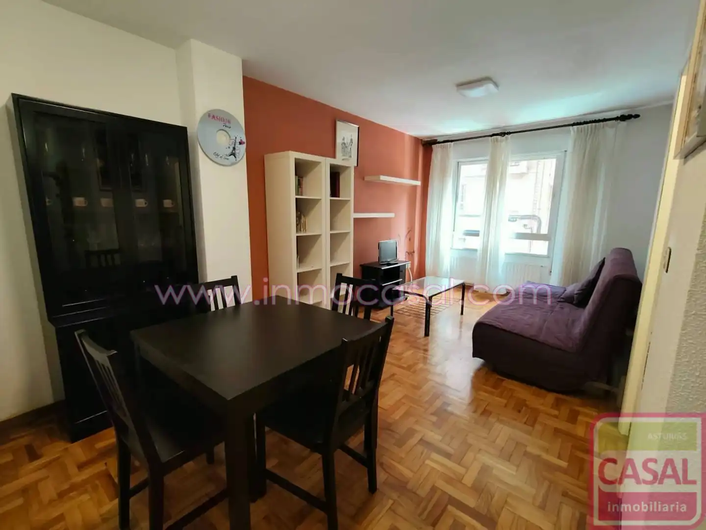 Sala d'estar de Pis de lloguer en Oviedo  amb Calefacció i Moblat
