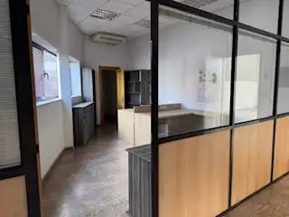 Fabrikhallen zur Miete in Oviedo  mit Alarm