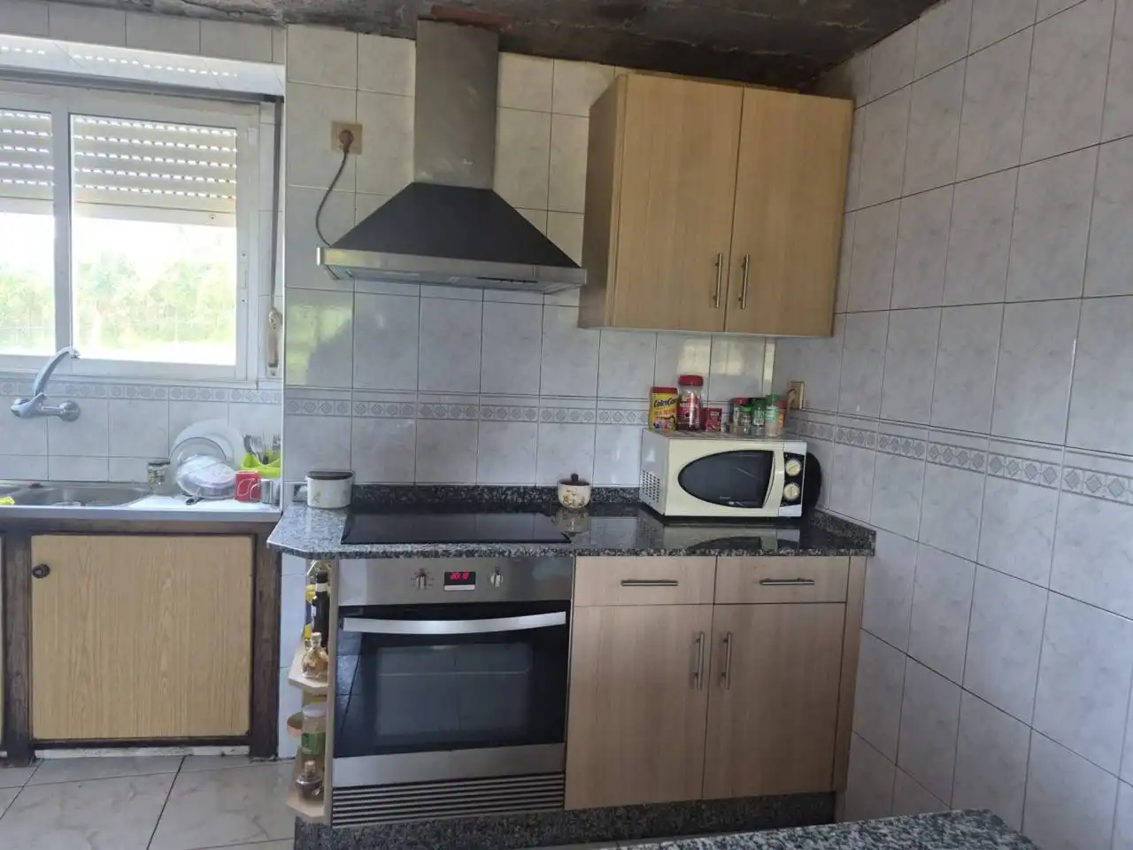 Cuina de Casa o xalet en venda en Vilasantar amb Jardí privat