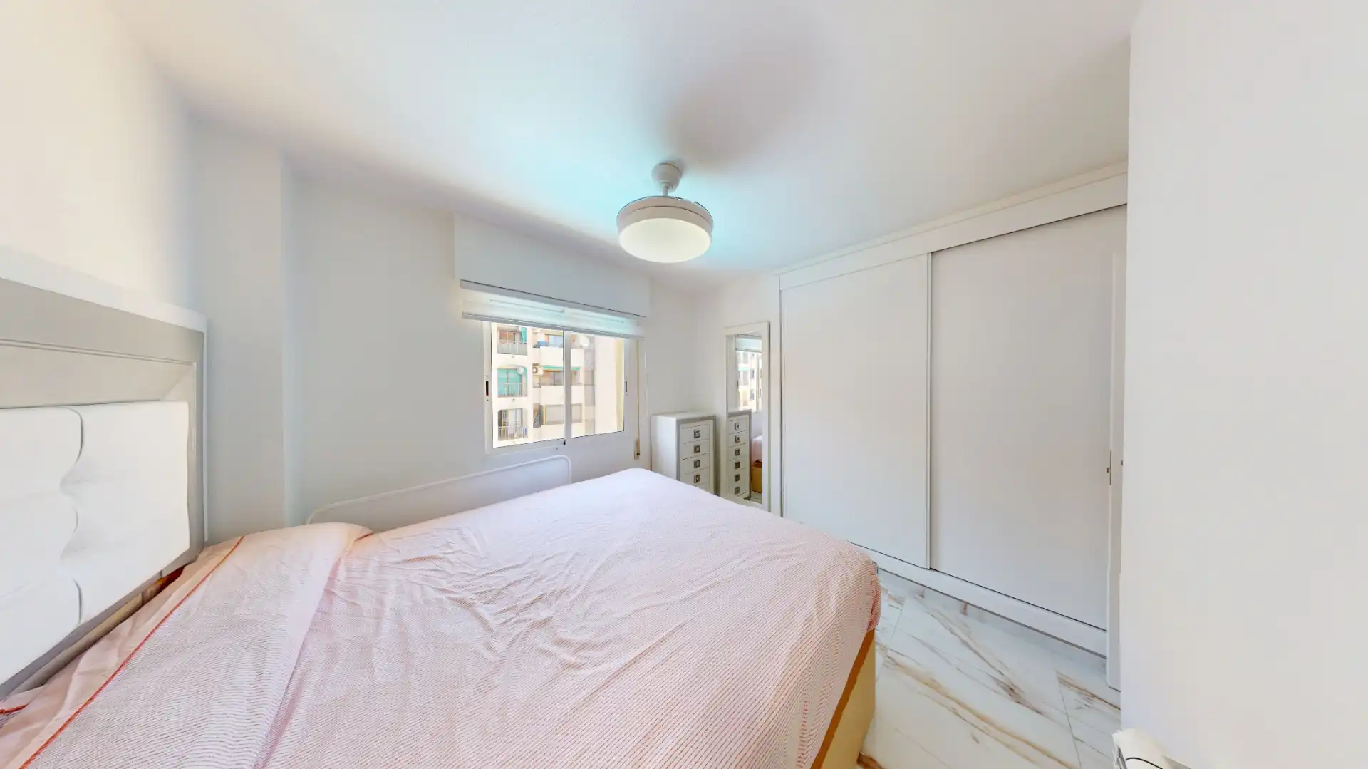 Habitación de Piso en venta en Torrevieja con Aire acondicionado, Calefacción y Terraza