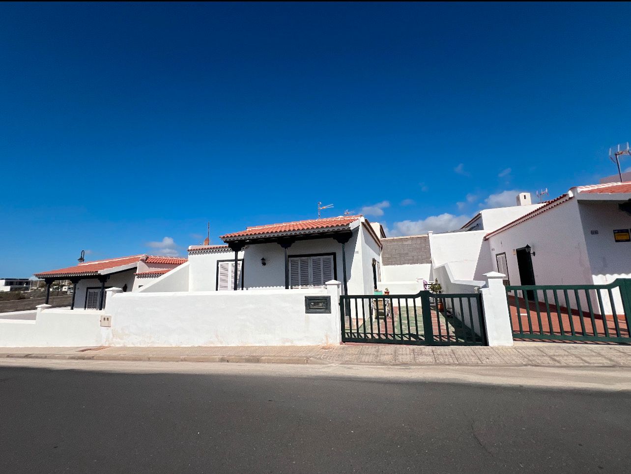 Exterior view of House or chalet for sale in Arico  with Private garden, Terrace and Storage room