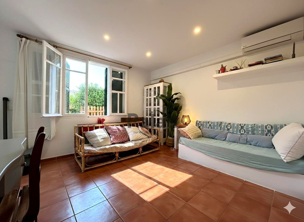 Sala d'estar de Casa o xalet en venda en Ciutadella de Menorca amb Aire condicionat, Jardí privat i Terrassa