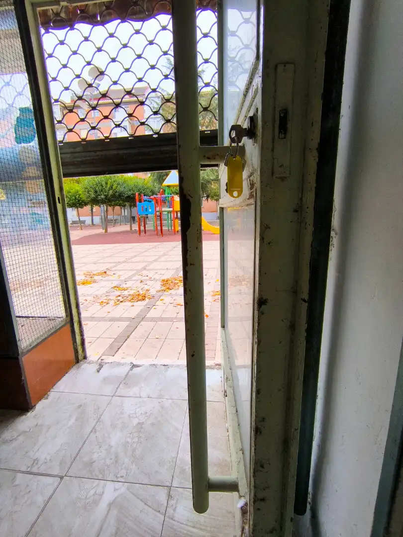 Vista exterior de Local en venta en Palencia con Amueblado