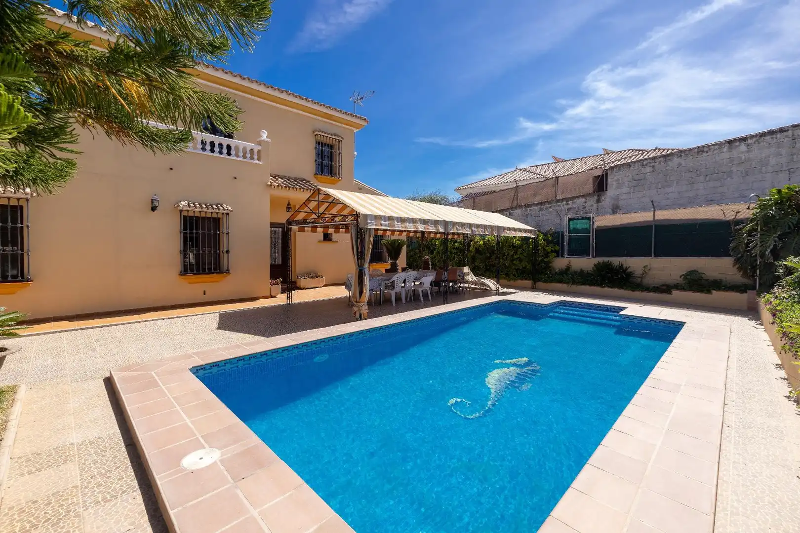 Piscina de Casa o chalet en venta en Alhaurín de la Torre con Jardín privado, Terraza y Piscina