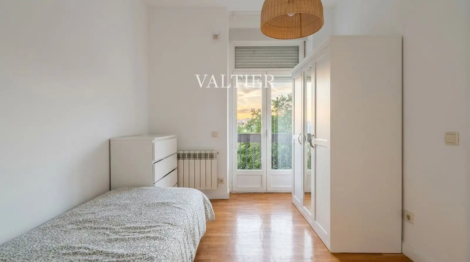 Bedroom of Flat for rent in Madrid  with Air Conditioner, Terrace and Furnished