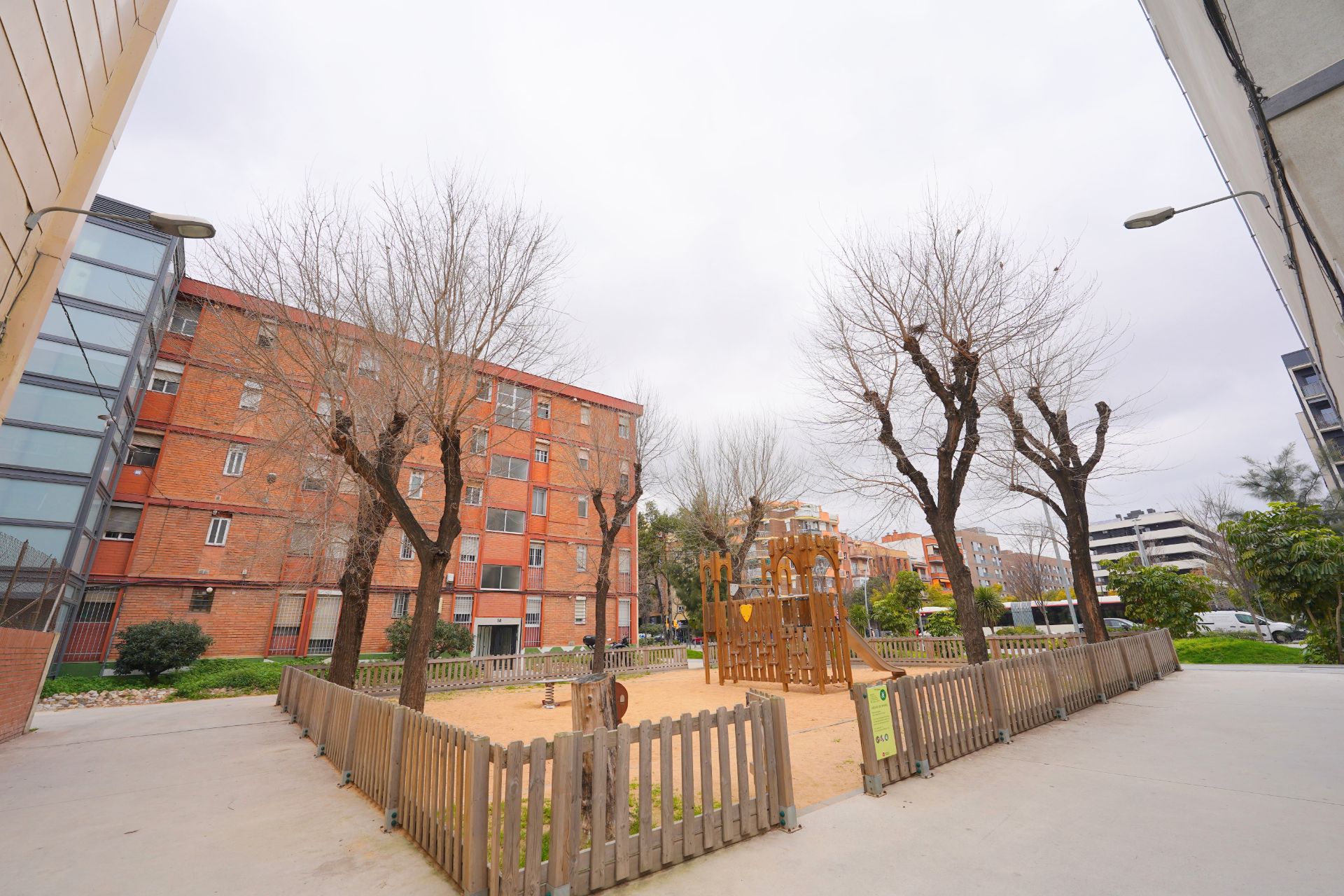 Exterior view of Flat for sale in  Barcelona Capital  with Balcony