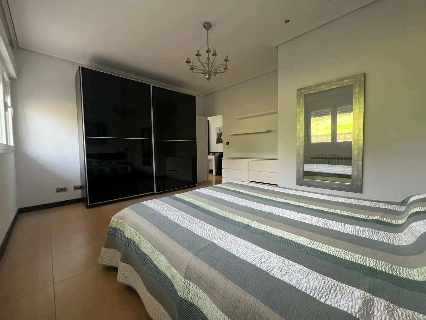 Habitación de Casa o chalet en venta en Castro-Urdiales con Calefacción, Terraza y Trastero