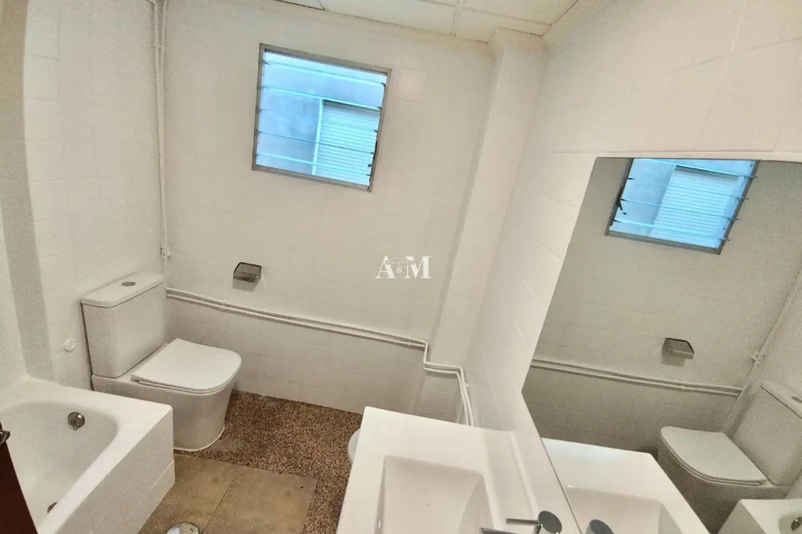 Baño de Piso de alquiler en Almoradí con Calefacción, Terraza y Amueblado