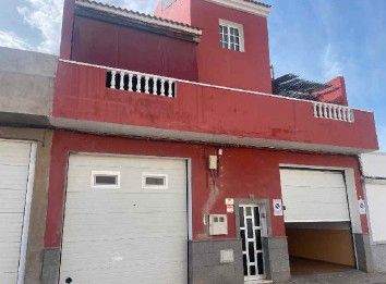Exterior view of Building for sale in Santa Lucía de Tirajana