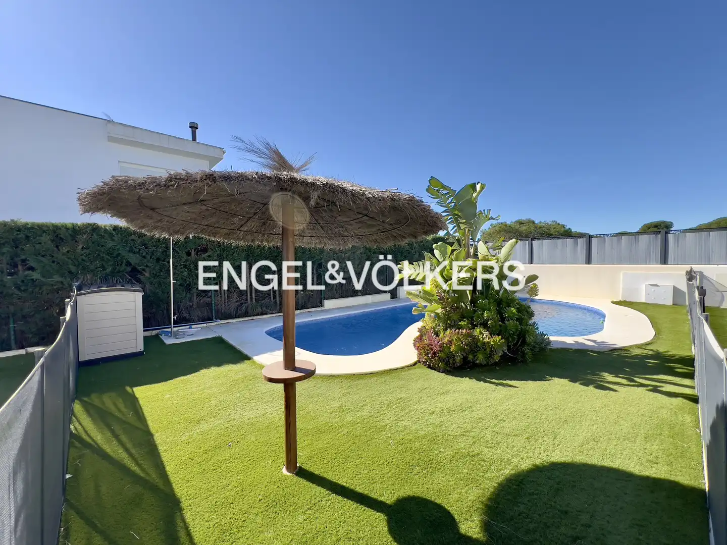 Swimming pool of Houses for sale in El Portil  with Air Conditioner, Heating and Private garden