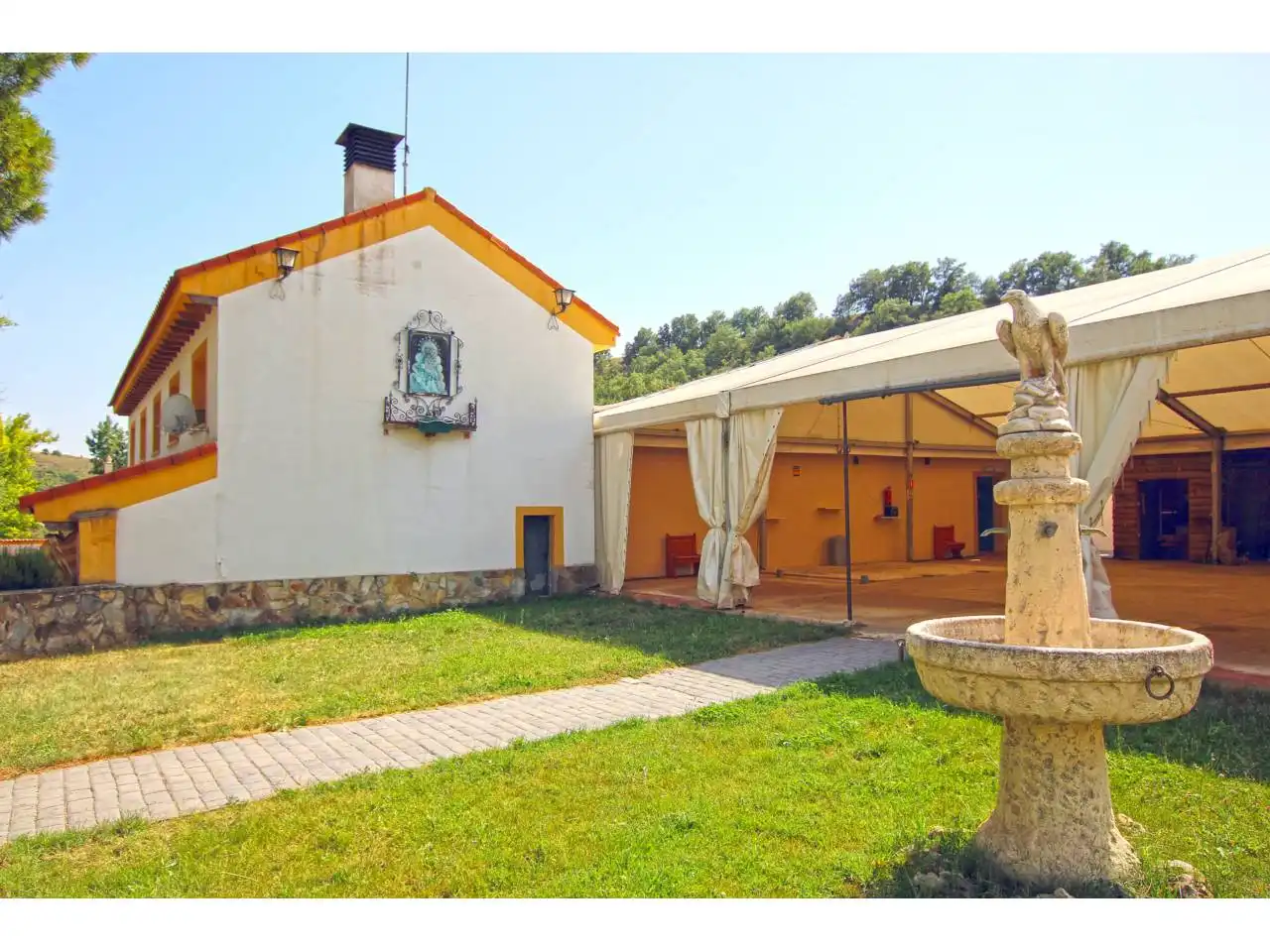 Vista exterior de Terreno en venta en Valdegrudas, Guadalajara
