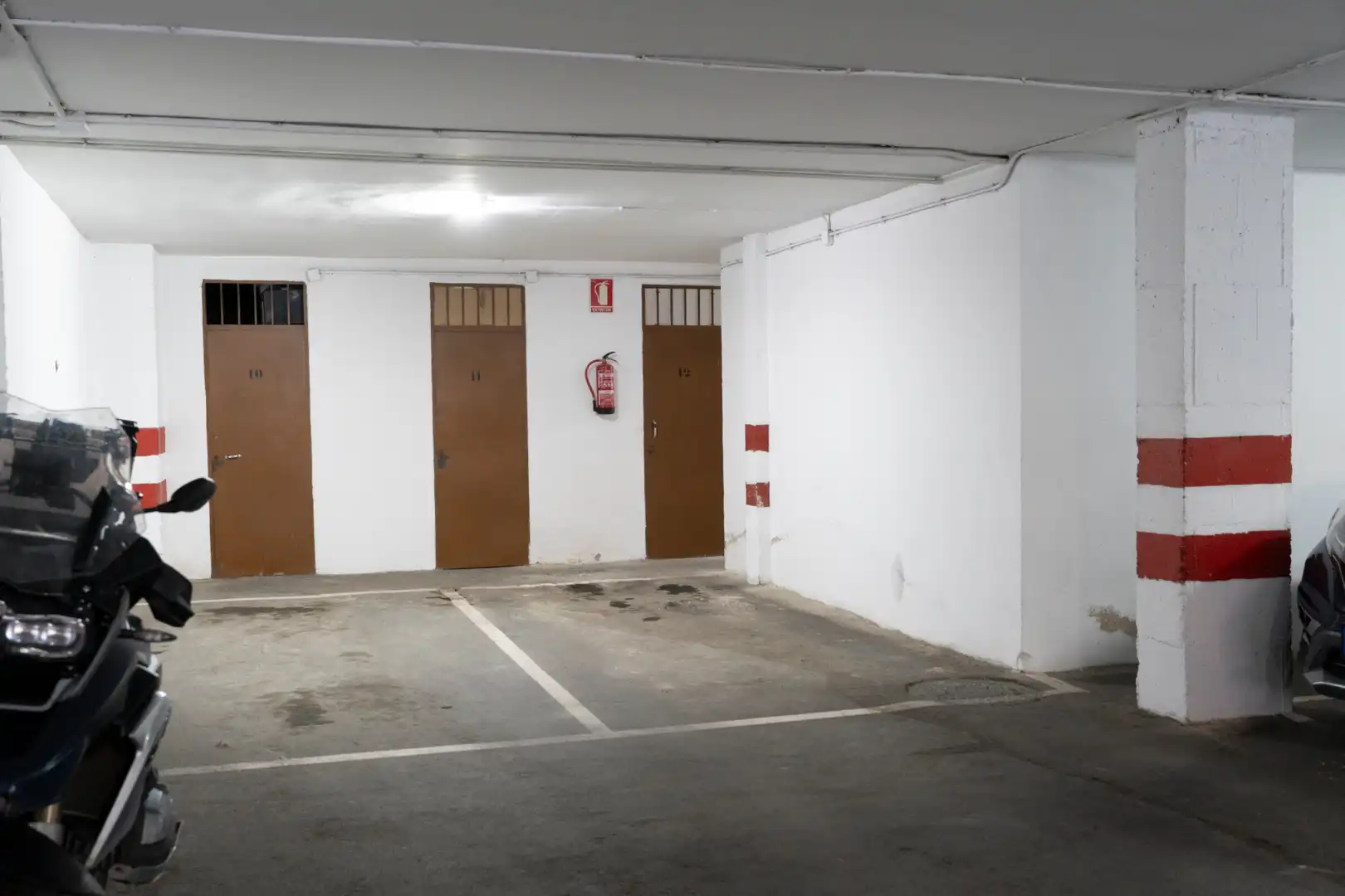 Parkplatz von Wohnung zum Verkauf in Jaén mit Klimaanlage, Heizung und Privatgarten