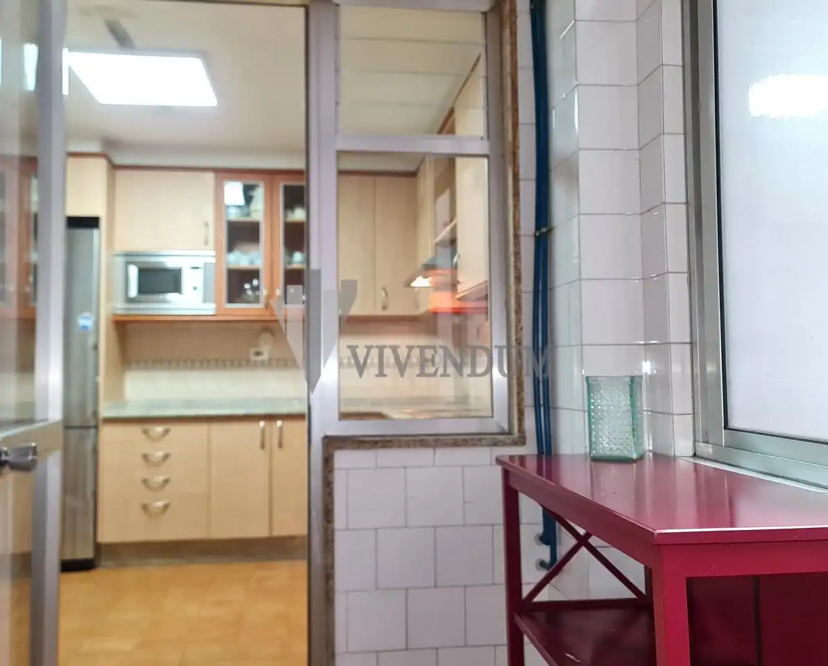 Cocina de Piso en venta en Vigo  con Calefacción, Parquet y Terraza