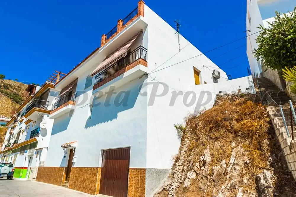 Maison avec terrasse à vendre à Cómpeta