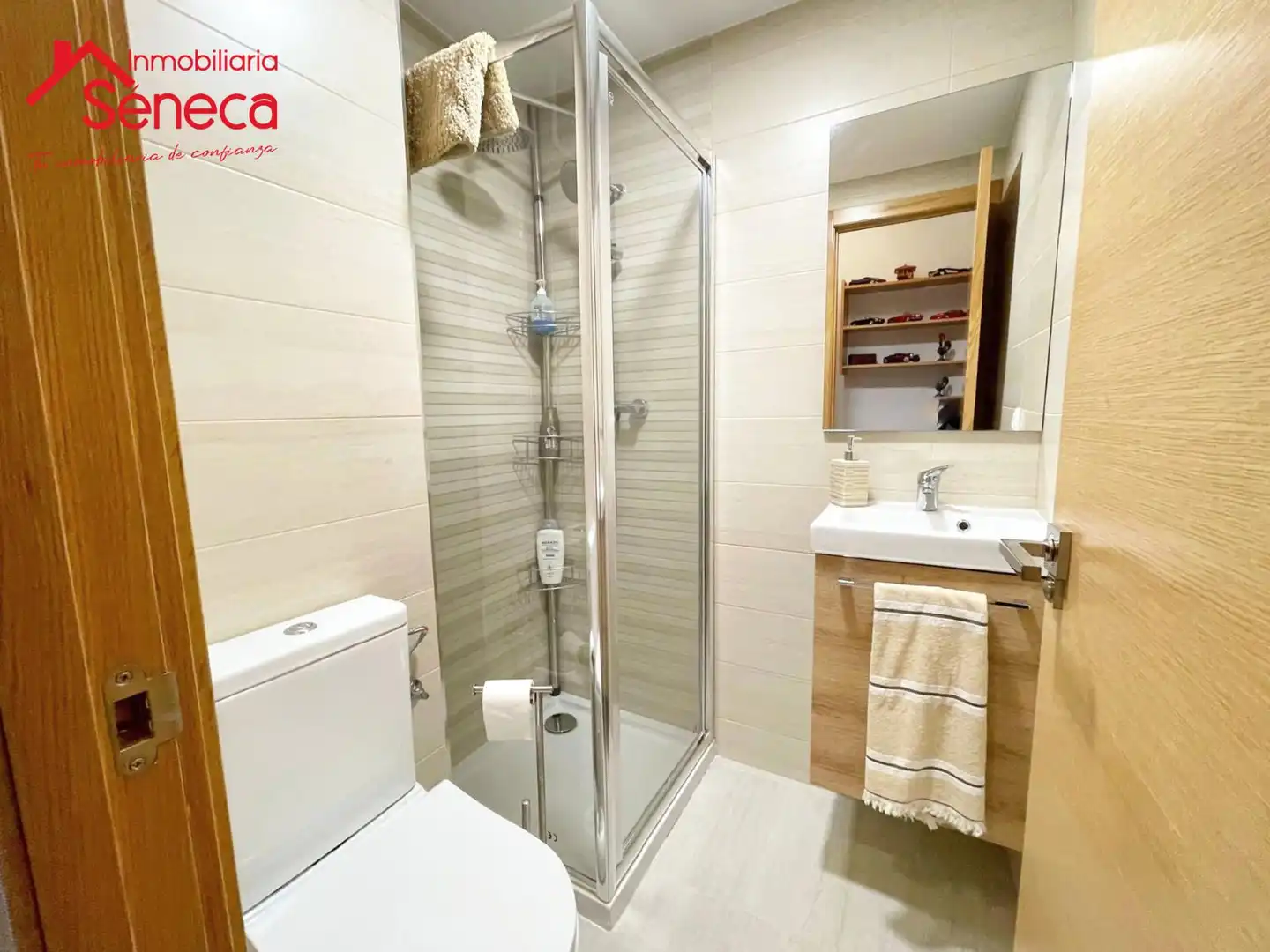 Bathroom of Flat for sale in Córdoba  with Air Conditioner, Heating and Terrace