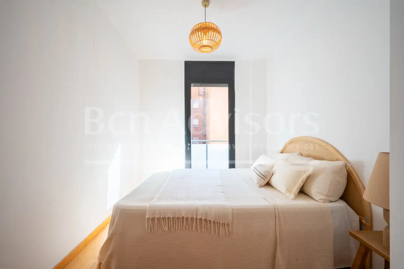 Dormitori de Casa o xalet en venda en Barcelona amb Aire condicionat, Parquet i Terrassa