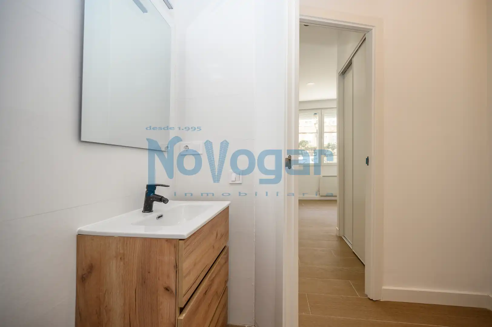 Bathroom of Flat for sale in Móstoles  with Heating and Oven