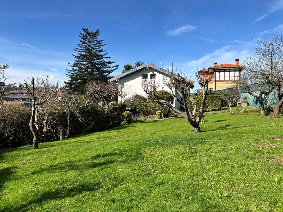Jardí de Casa o xalet en venda en Sopelana amb Traster