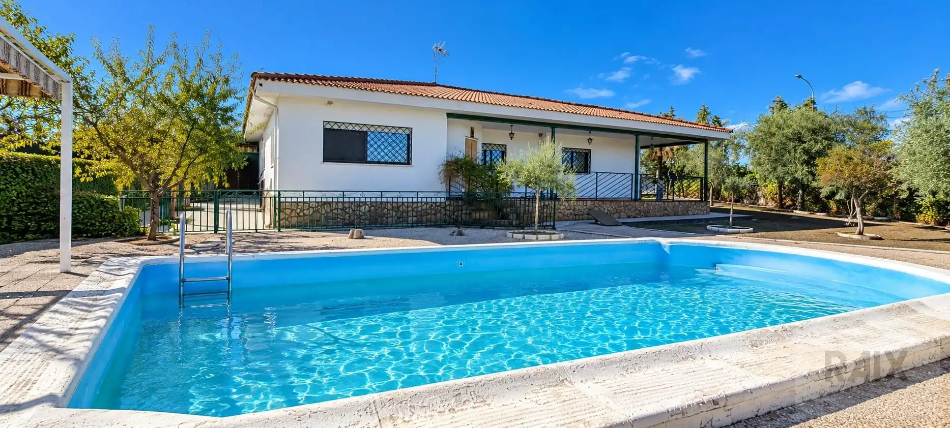 Swimming pool of Houses for sale in Colmenar de Oreja, Madrid