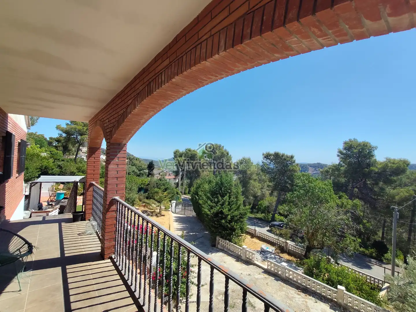 Vista exterior de Casa o xalet en venda en Vallirana amb Aire condicionat, Calefacció i Jardí privat